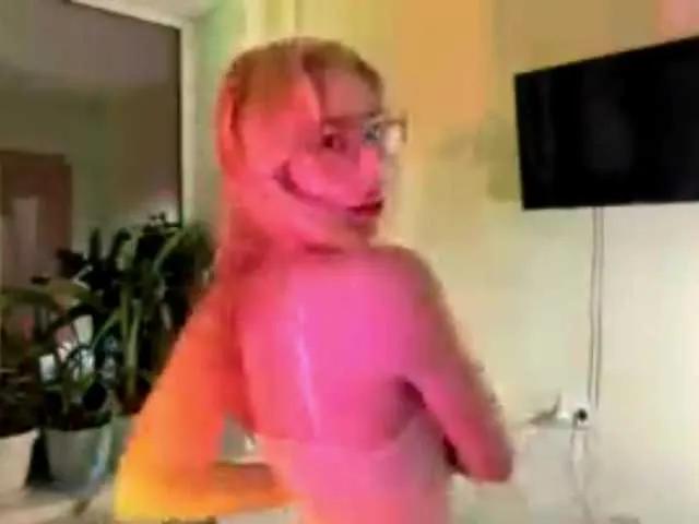 CarenPoellnitz — I don't have much experience, but I want to reveal myself a lot more