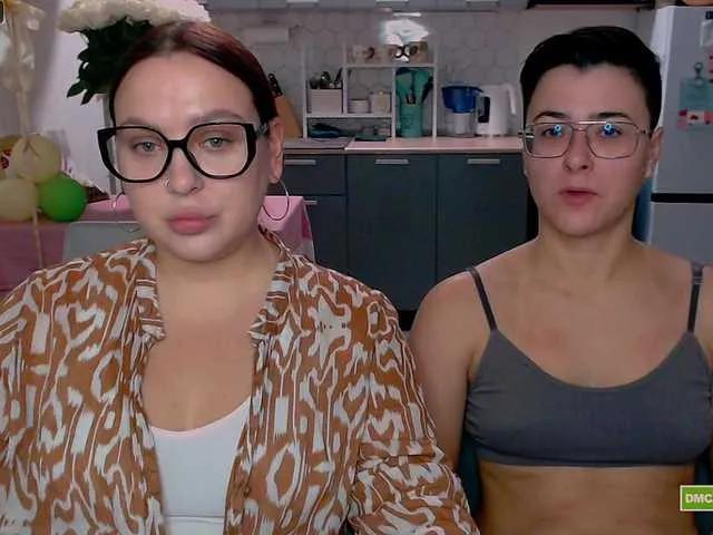 dreamteamgirls on BongaCams