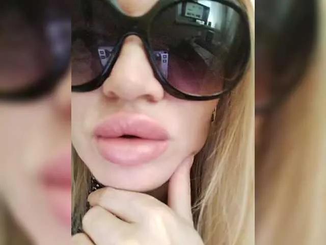 ElenCarr on BongaCams 