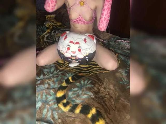 Foxy171 — Nickname: doll, bitch
Dirty talk, tattoos, hand fetish