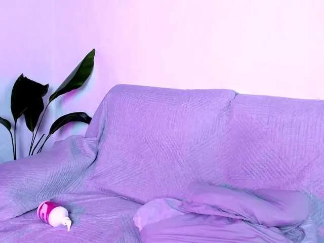 MauiMoor — I love genuine conversations, kind compliments, and a good sense of humor. I'm turned on by confidence, respect, and when someone knows how to keep me smiling and engaged.