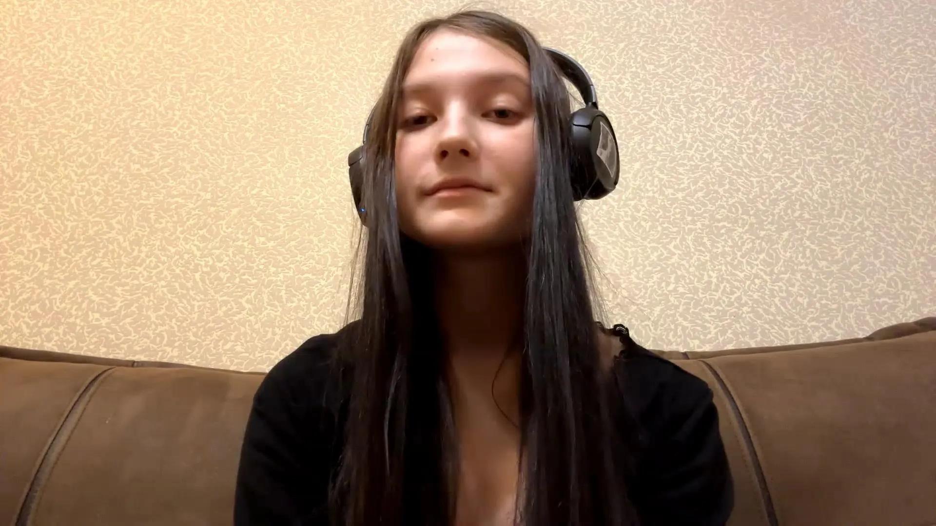 AiKerzer —  #masturbation #ass #bigass #pussy #C2C #schoolgirl #cute