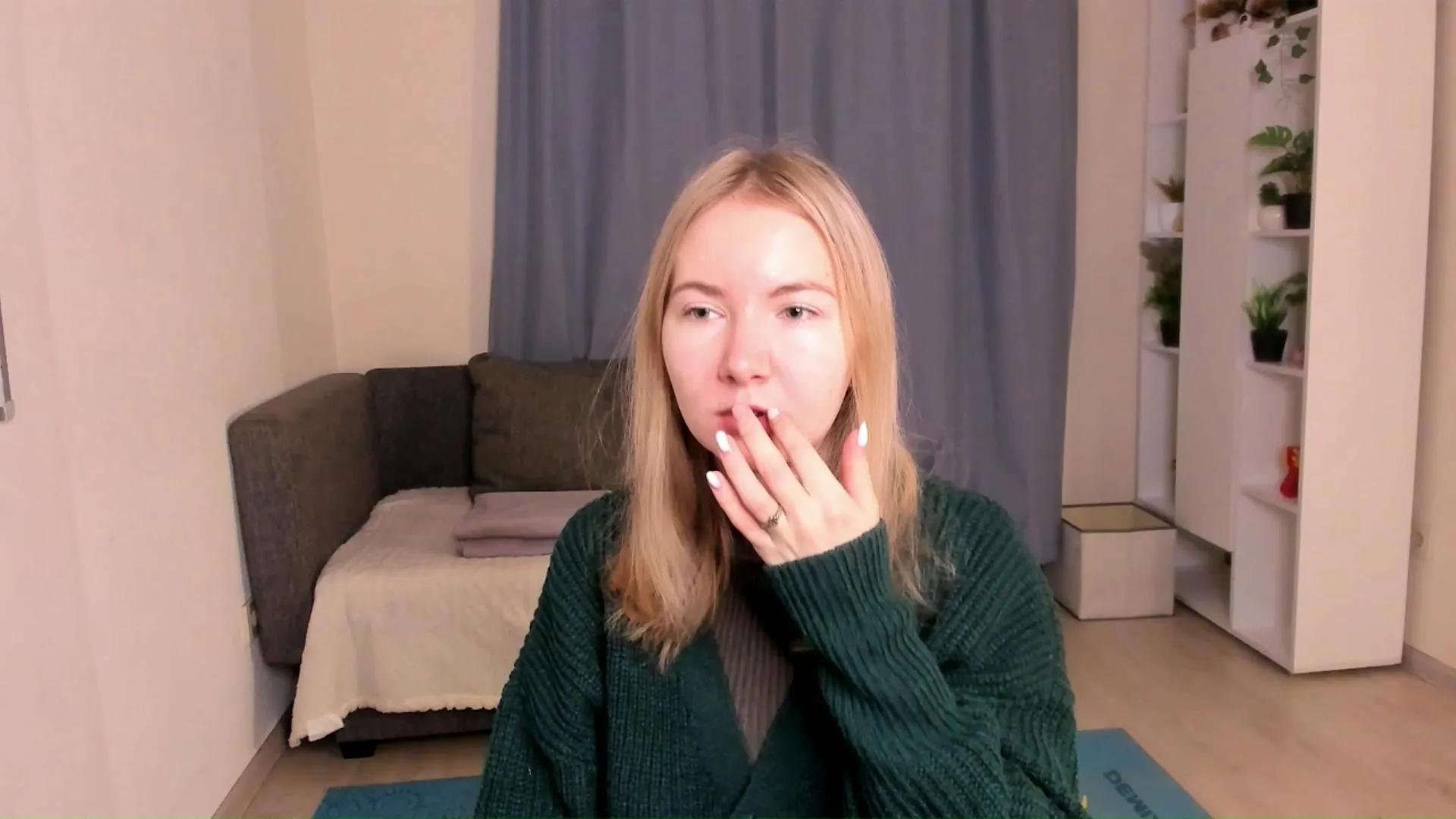 AlesiaTrench — Freechat on Cam4