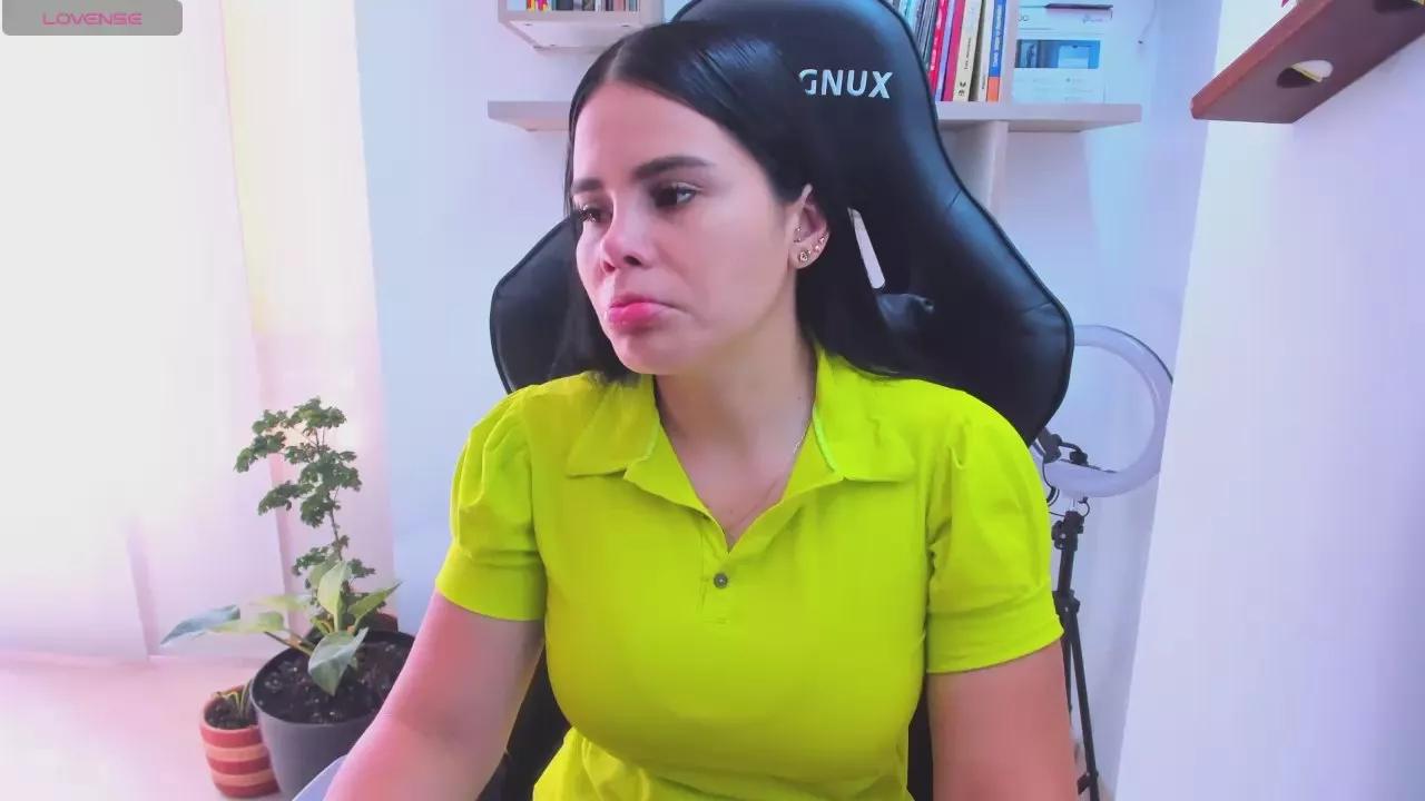 lararoberts_ on Cam4 