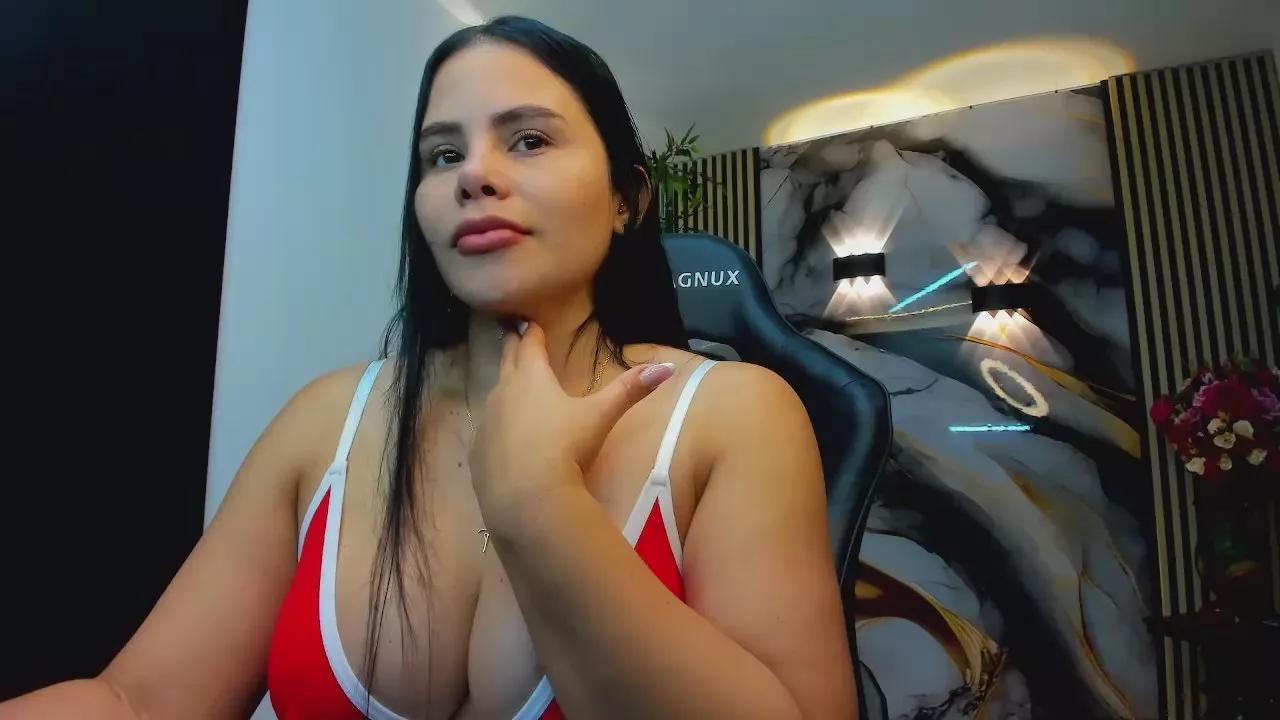 lararoberts_ on Cam4 