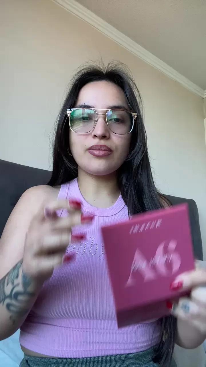 Latinaakita4 — Freechat on Cam4