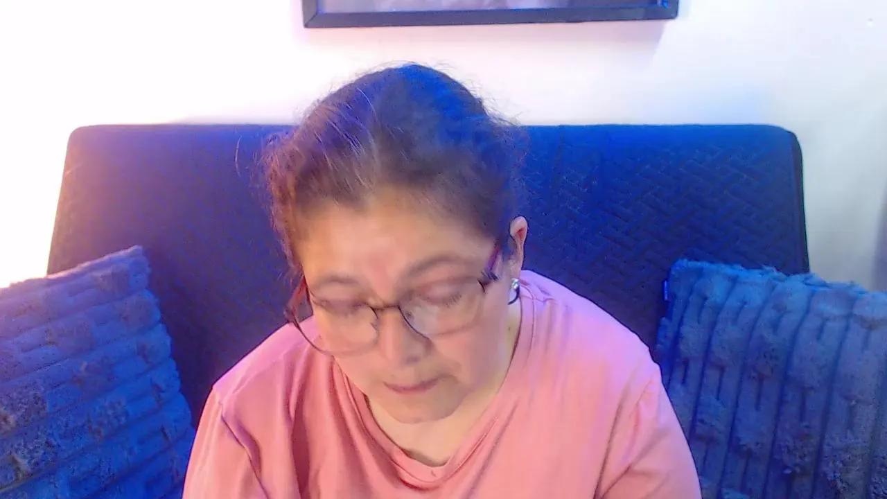 Linda_banks_ —  #masturbation #feet #femdom #pee #squirt #spanking #amateur