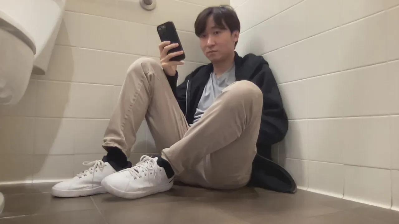 Maleeroticart on Cam4