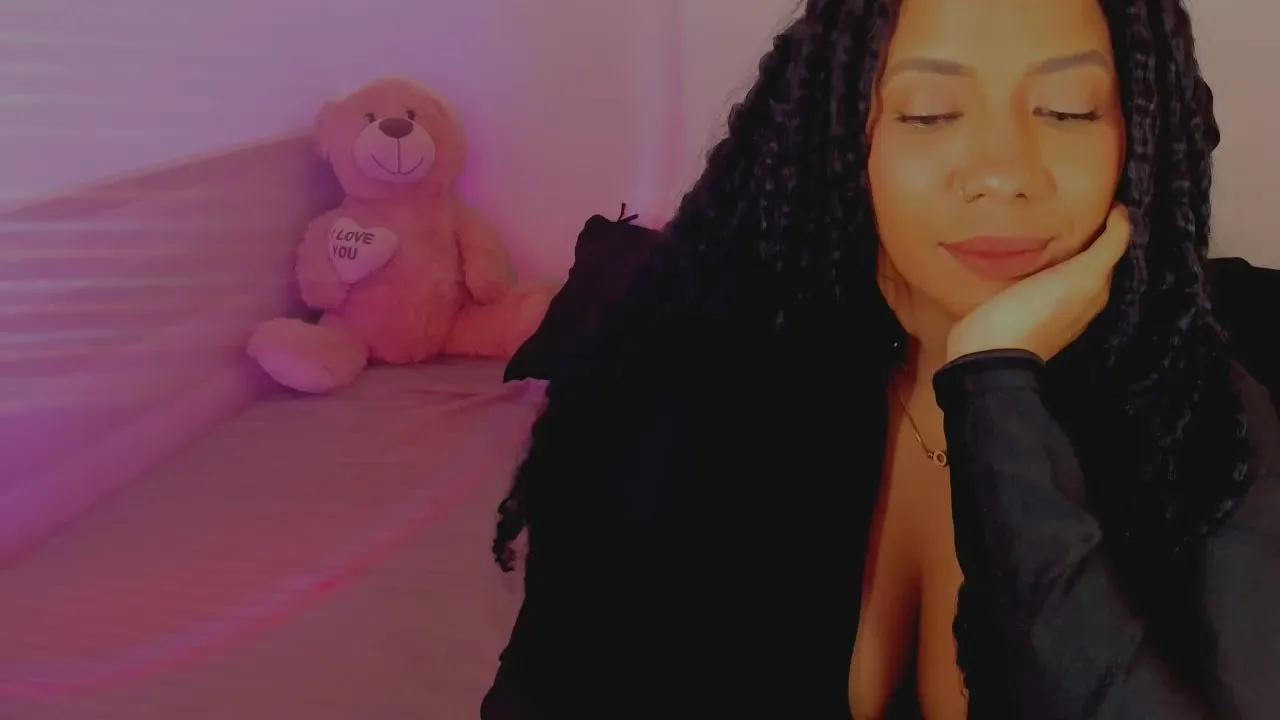 NicolePasqualot —  #ass #pussy #feet #cute #masturbation #squirt #striptease