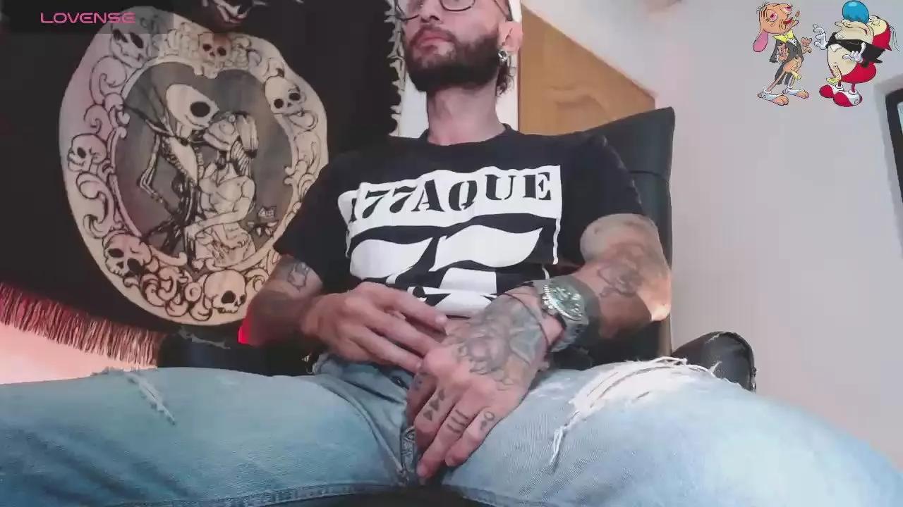 ren_stipe —  #feet #pee #armpits #milk #smoke #gamer #amateur