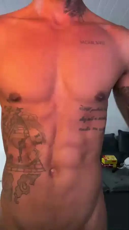 Soaresluucas29 — Freechat on Cam4