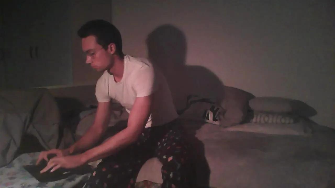 TriesteSingle — Freechat on Cam4