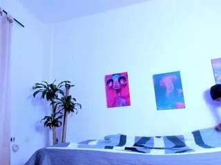 alana-111 on CamSoda 