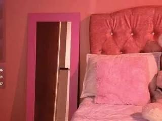 bella-thix on CamSoda 