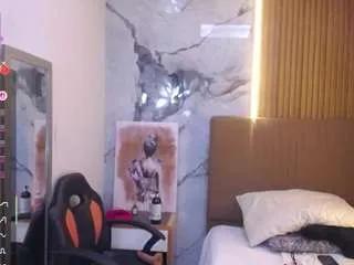 biancaroy — Hard tail whip x5 [99 tokens remaining]