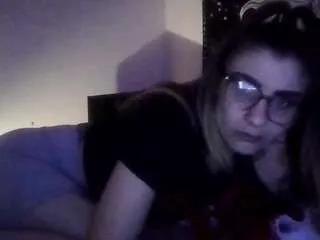 bunnyamoreee on CamSoda