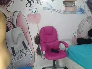 emmasweet1 on CamSoda 