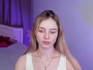 joyce-shinne on CamSoda