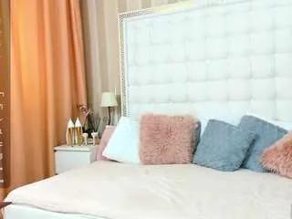 kinkyofficee on CamSoda 