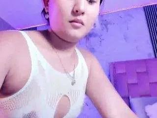 laly-cherry on CamSoda 