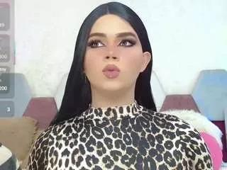 miss-adriana on CamSoda 