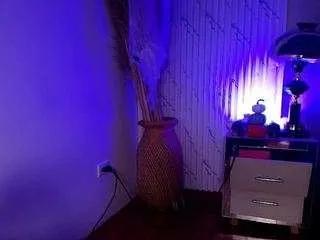 samanthaa-collinss on CamSoda 