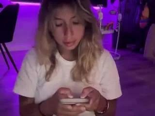 sweetxariel on CamSoda 