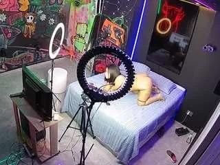 voyeurcam-casa-salsa-disturbed — Horn Horn Horn!!!