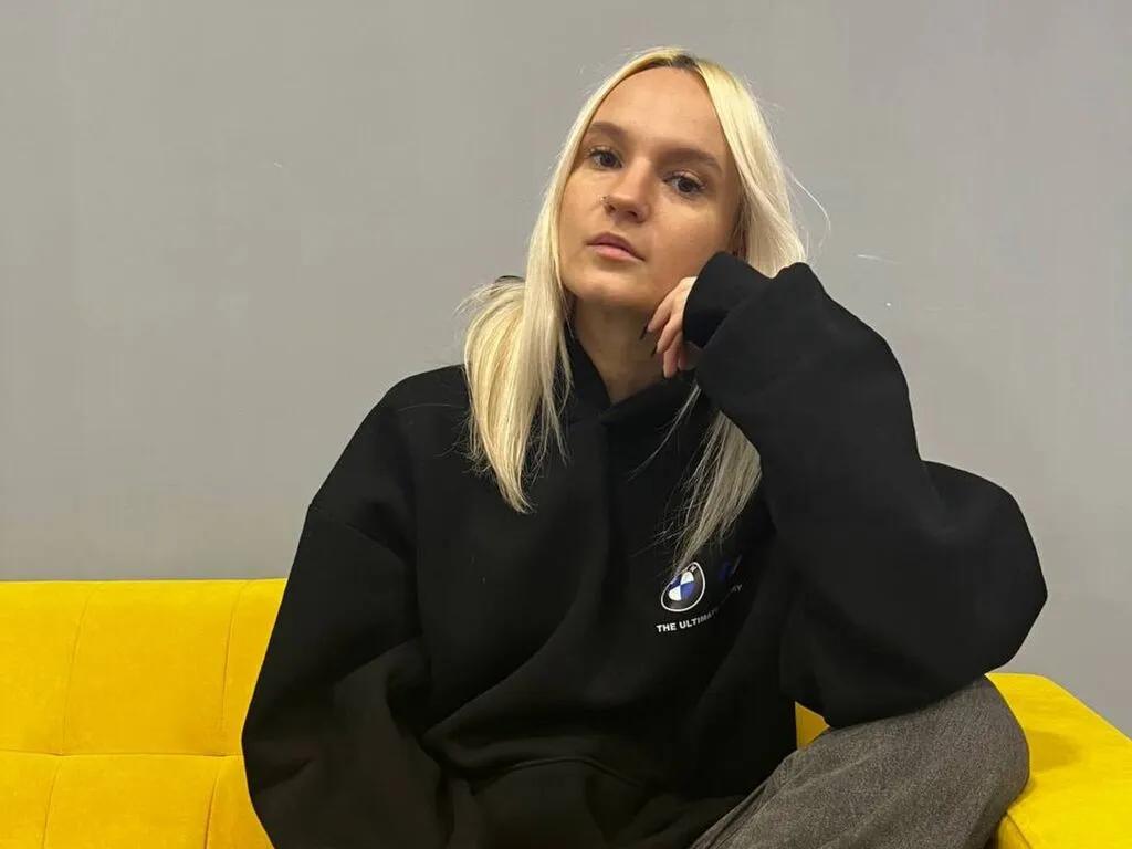 AshleyAngels — I often do sports at home and like to walk around the city enjoying the evening sunsets