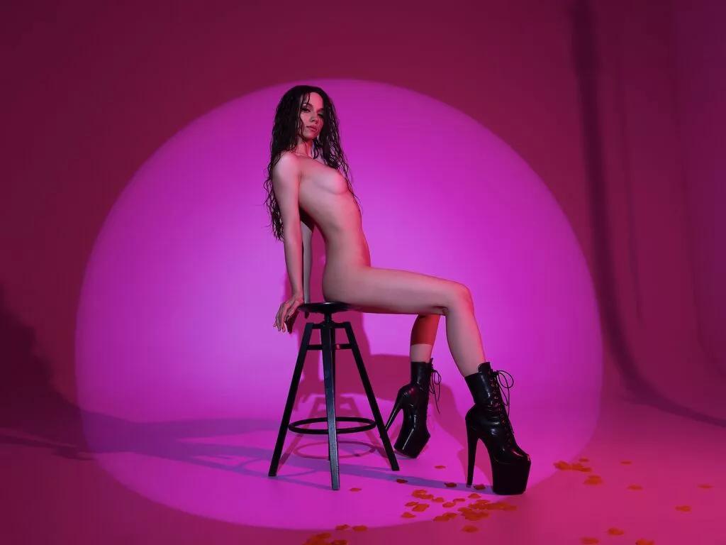 BeatriceVazqueze — I love to talk about anything, get to know you, flirt with you, play with you and dance for you... No embarrassment, just relax