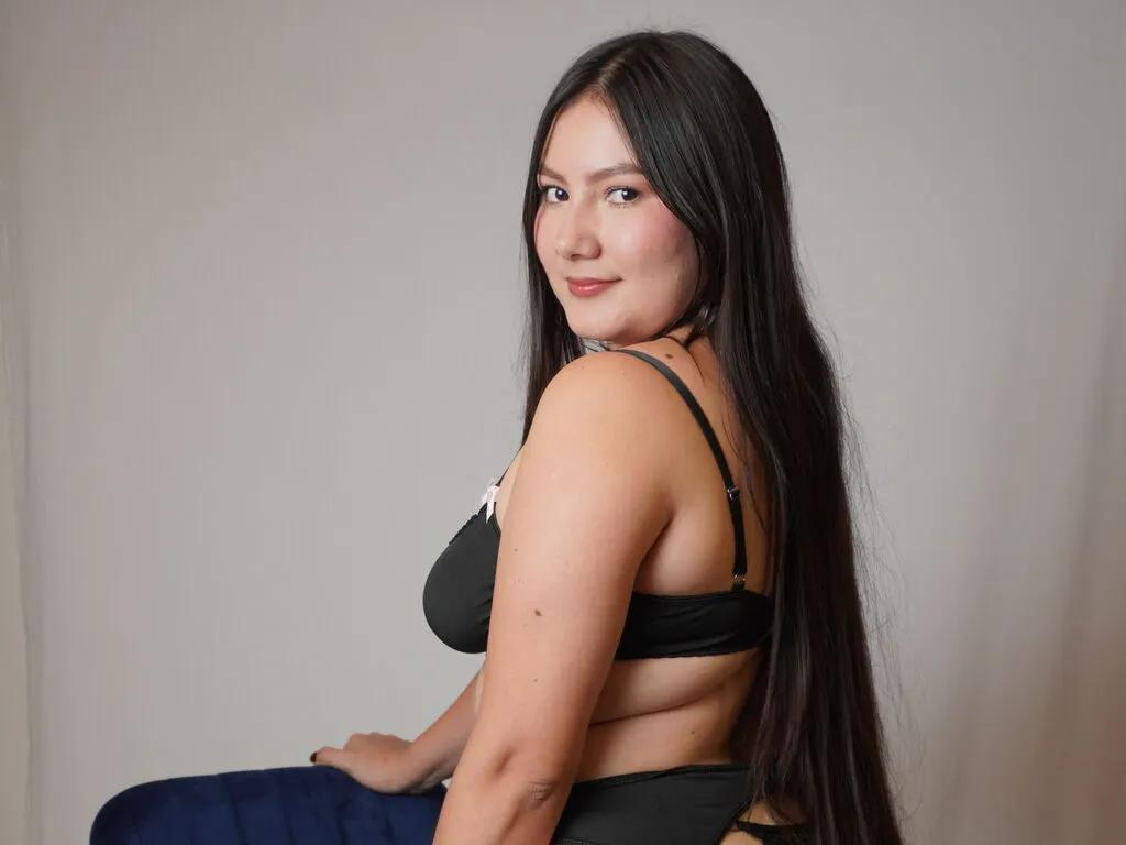 CamilaNoir — You'll find a space where creativity and sensuality come together. I like to play with different styles, from the most elegant glamour to casual charm. If you're interested in discussions about music, movies, or just want to have a good time, this...