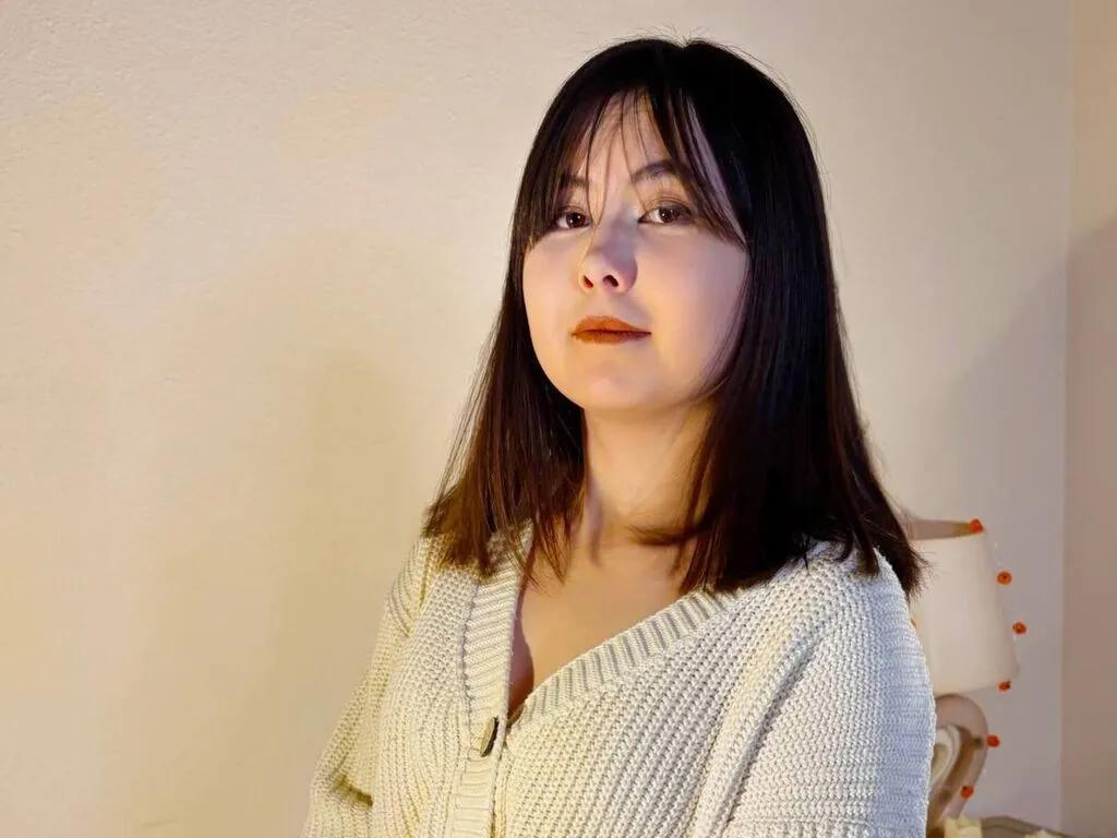 CrystalClarkk —  I love:

 Kisses that make my head spin

 Sweet words and gentle compliments

 Flirty looks and playful teasing

 Generous and polite gentlemen

 A romantic, trusting atmosphere