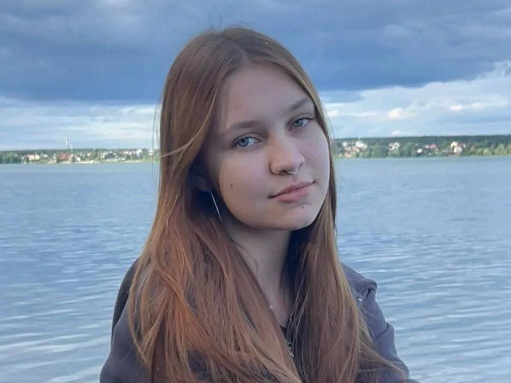 LeaDeeg — I love quiet cozy evenings with a cup of coffee or tea, watching different movies, I also really like active recreation such as skiing or snowboarding, I also started doing sports not so long ago, namely stretching, I just love this business!...