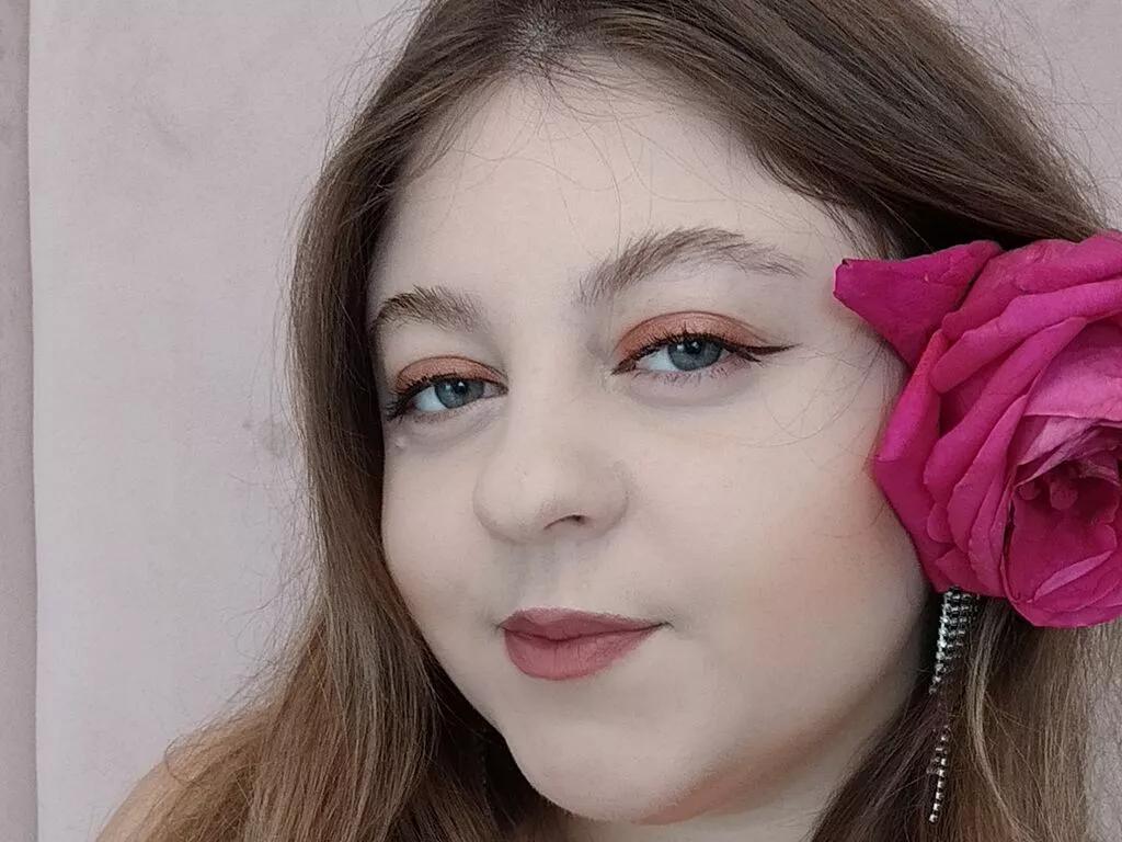 MaddieRosse — I love funny and easy going men that can make me feel good.