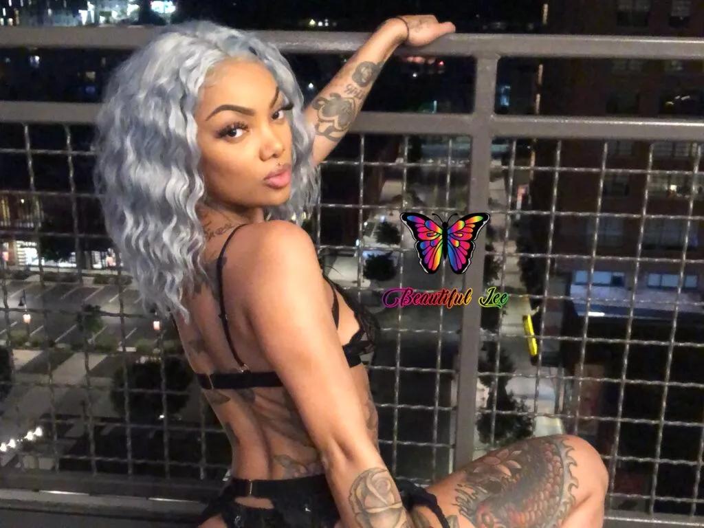 SimoneeMunyun — i love playing with my vibrater .come join me and let me give you butterflies .follow me on ig @leebeautifulass