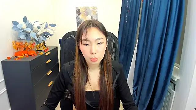 AnnaReyla on StripChat 