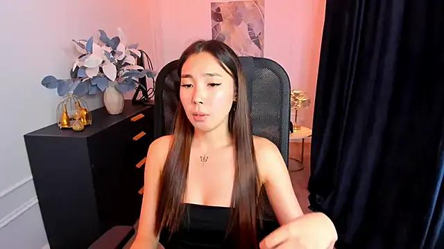 AnnaReyla on StripChat 