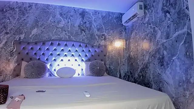 Belliinda_21 on StripChat 