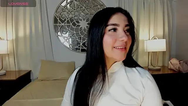 Belliinda_21 on StripChat 