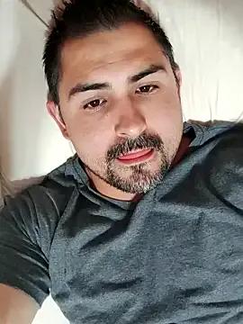 Bradd_32 — CLOSE UP HANDJOB + CUMSHOT