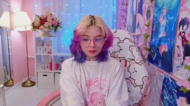 Coconut_Mia — Ass tease