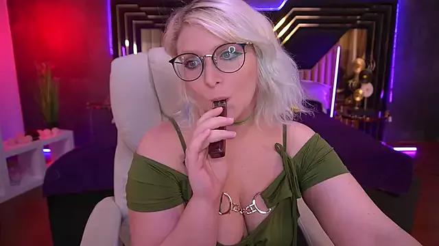 CoolTatis on StripChat 