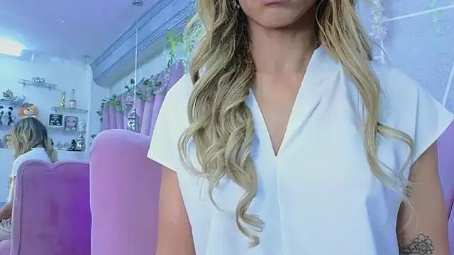 EmmyCortez on StripChat 