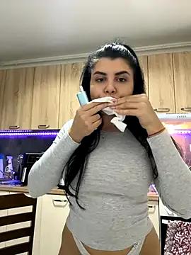 Scarlett-Dream — Naked,last tipper get's a hot video